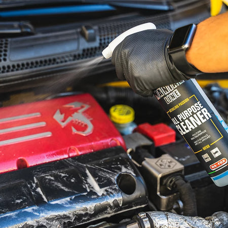 Maniac Line All Purpose Cleaner - Versatile car detailing solution for interior and exterior cleaning. Ships Canada-wide.