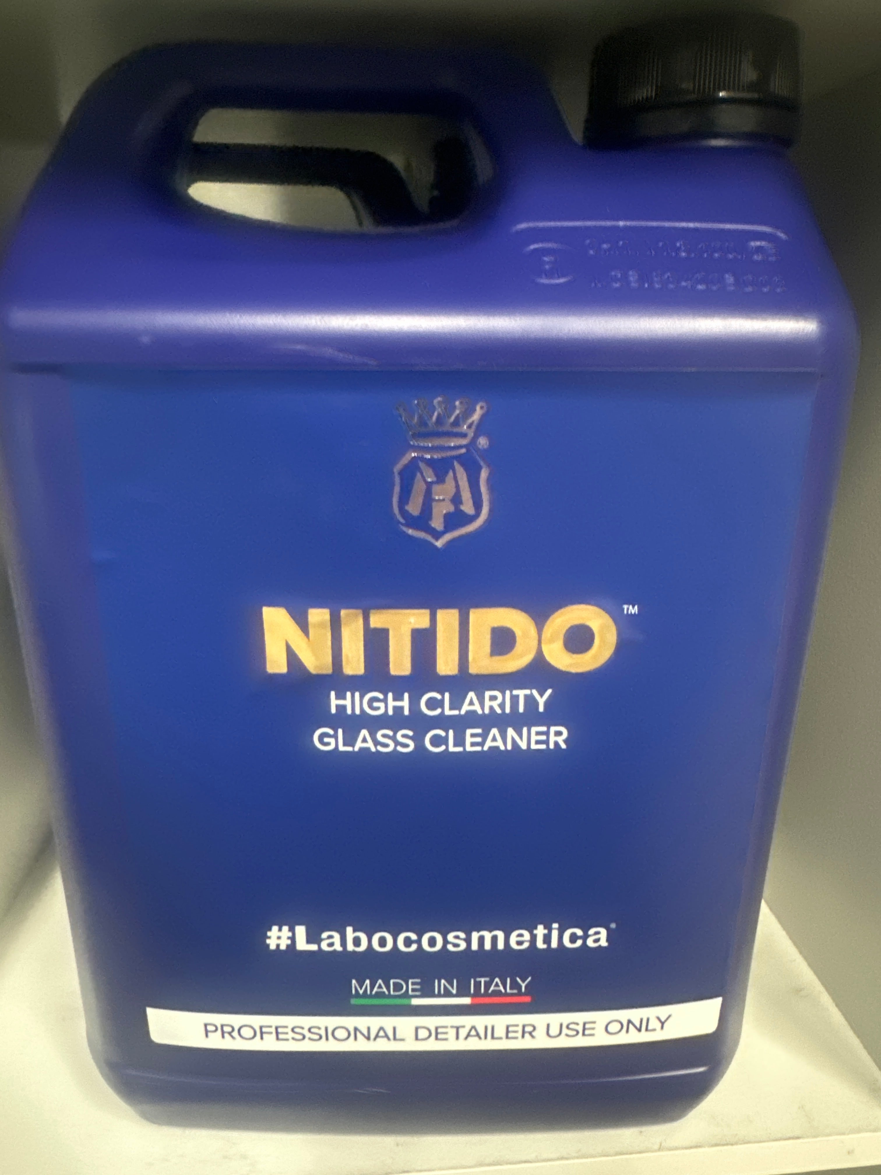 Nitido High Clarity Glass Cleaner - Premium glass cleaning solution for streak-free results. Ships Canada-wide.